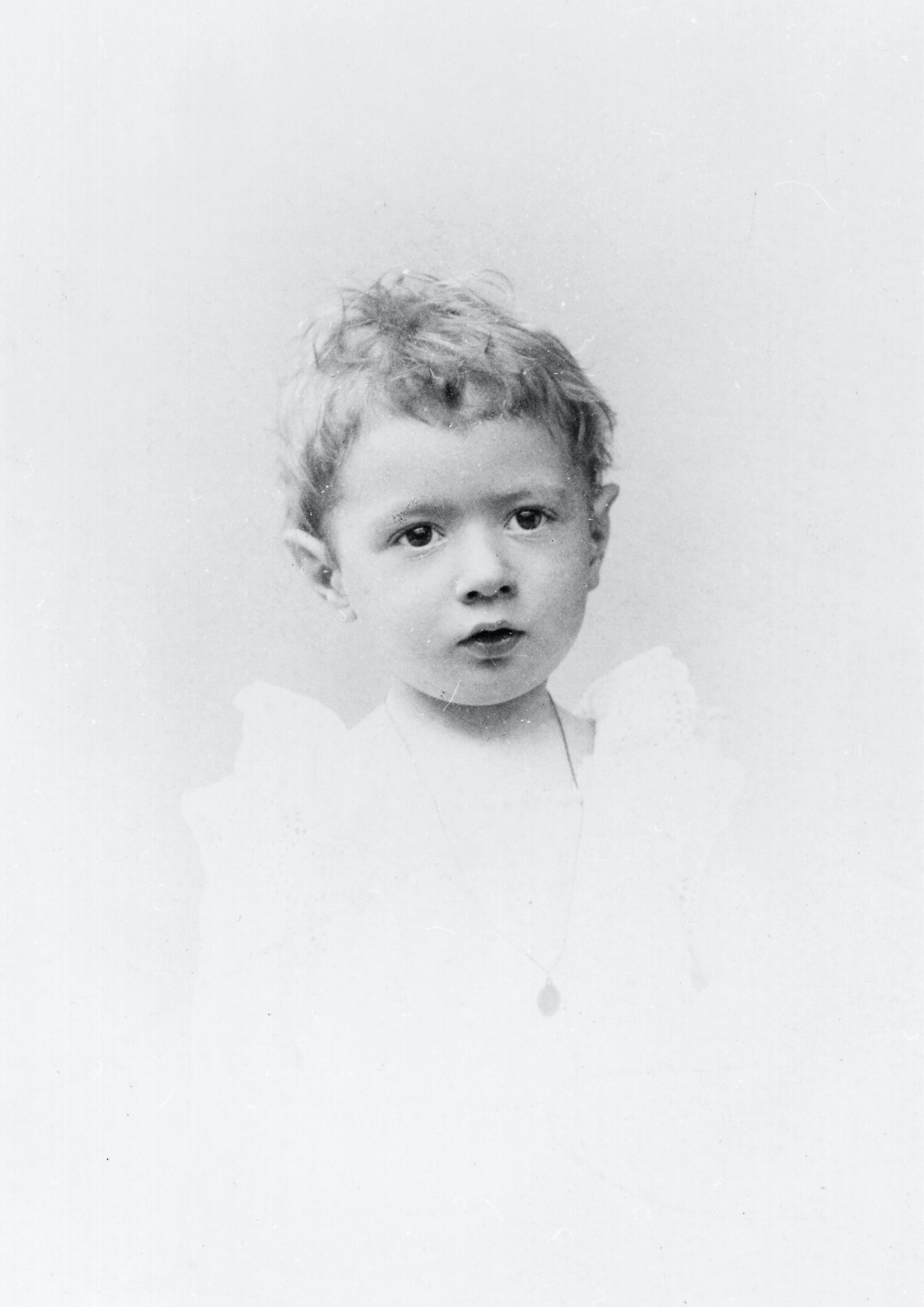 Portrait de Charles de Gaulle à l'âge de 2 ans.